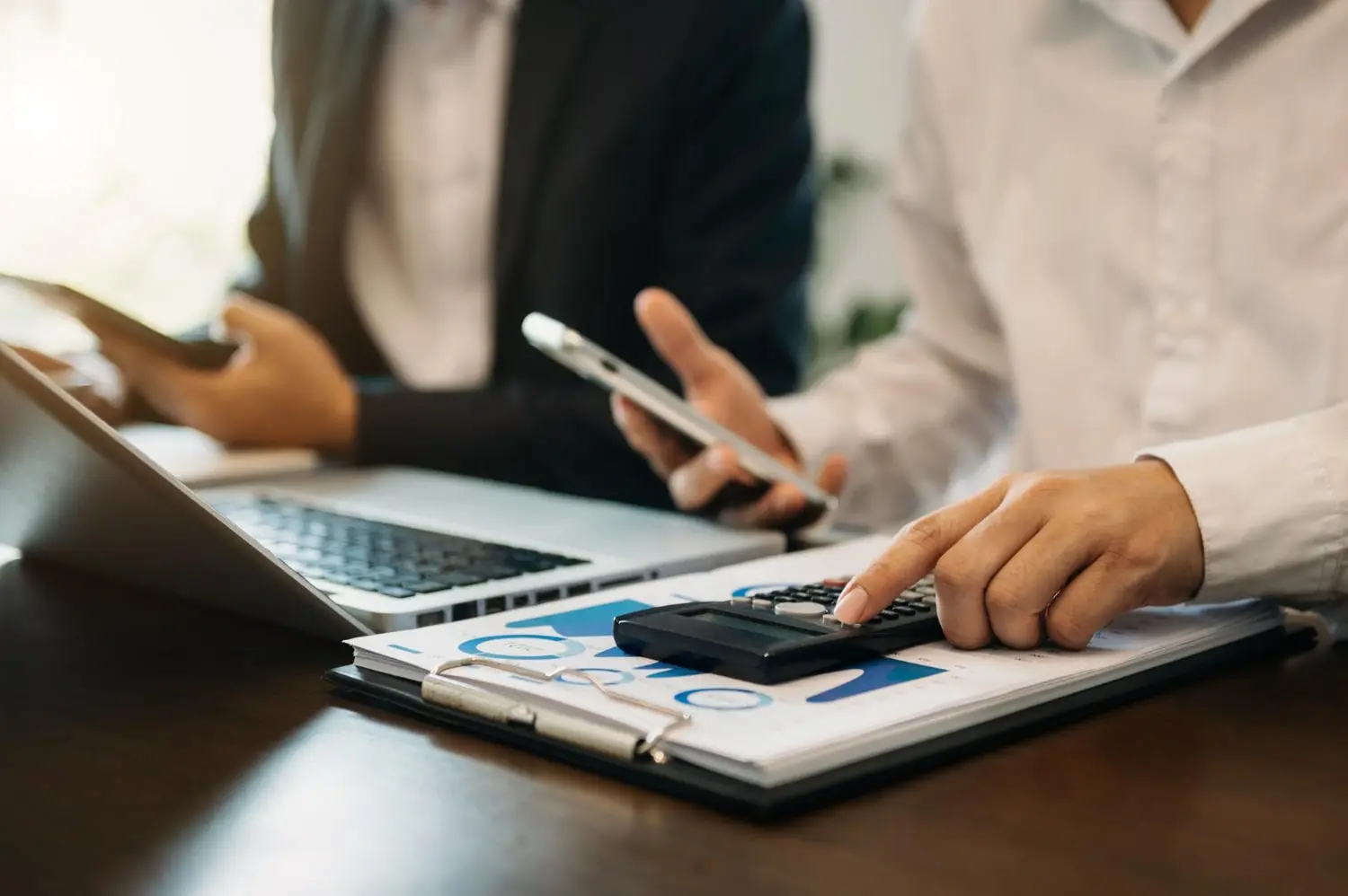 How to Calculate Business Debt